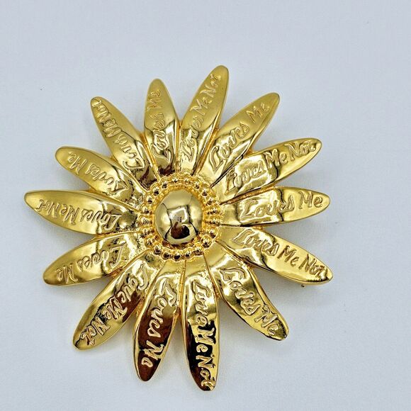 Daisy Flower Brooch Large Loves Me Loves Me Not Script Writing Floral Pin - Picture 2 of 9